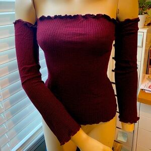 Guess- Adorable off shoulder top.